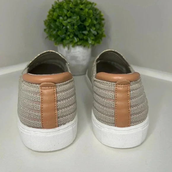 Kelly & Katie Ellina Mesh Slip-On Sneaker - Picture 6 of 12
